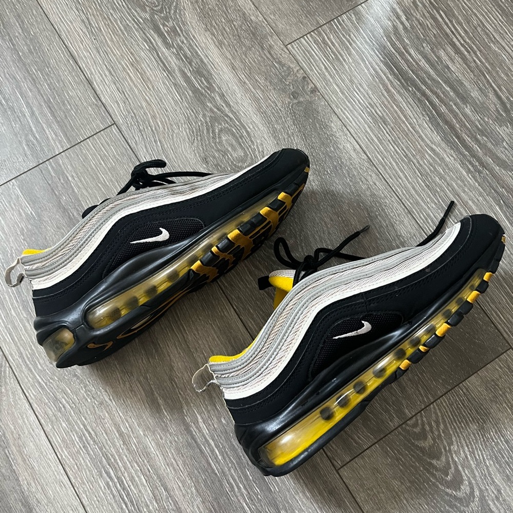 Nike Air Max 97s Black and Yellow size 6.5Y